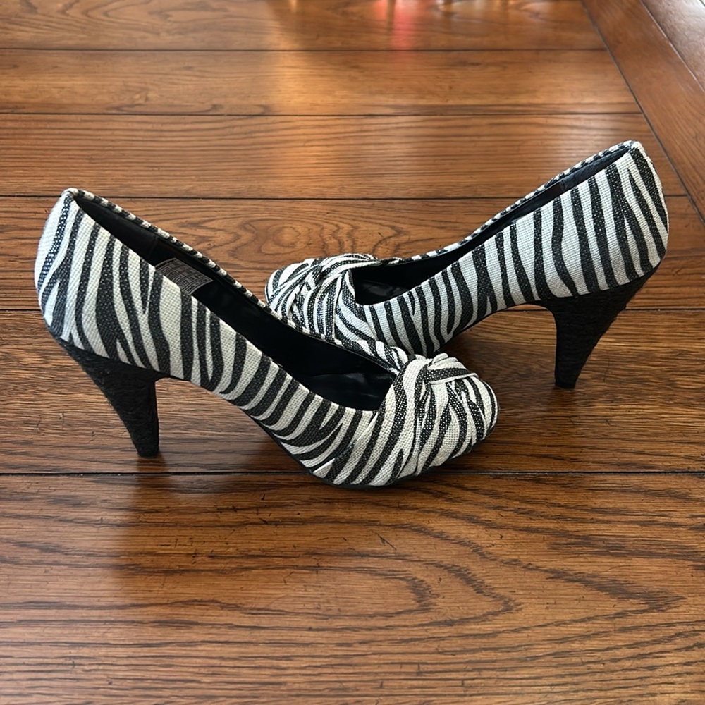 Rocket Dog Zebra striped heels - Picture 5 of 8